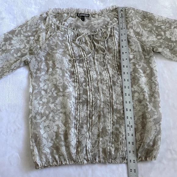 Express | Floral Lace Print Blouson Prairie Top | White & Taupe | Size: XS - Picture 4 of 6
